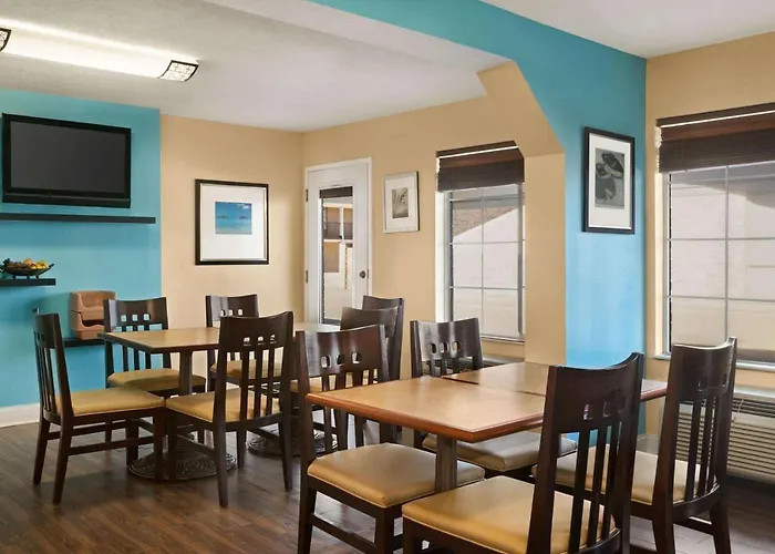 Super 8 By Wyndham Gulfport Biloxi Airport