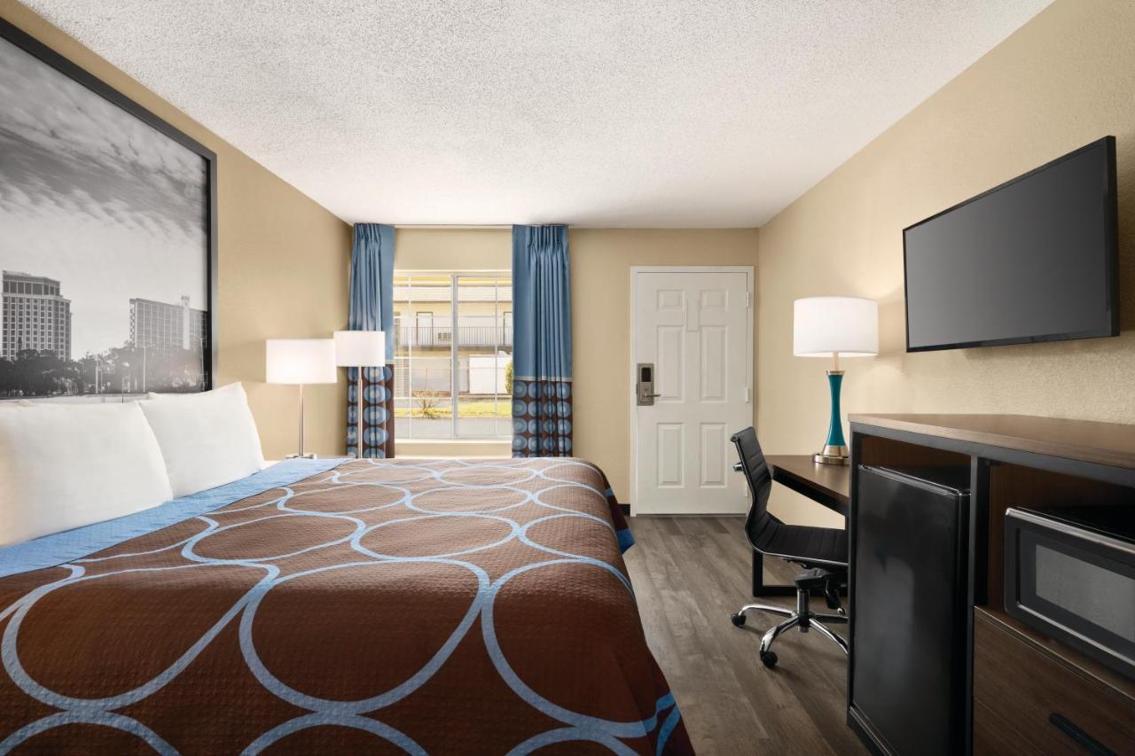 Super 8 By Wyndham Biloxi Airport Motel 2*
