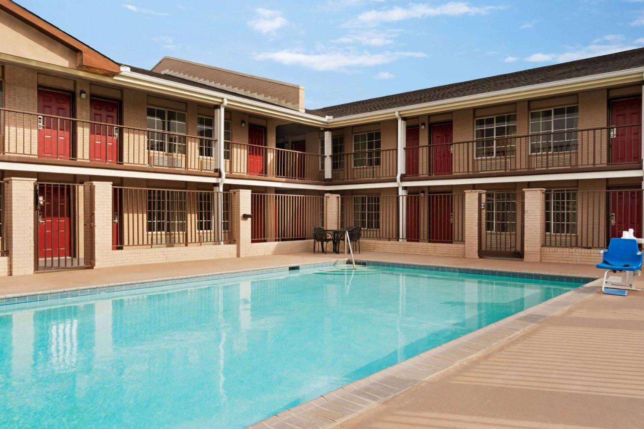 Motel Super 8 By Wyndham Biloxi Airport 2*