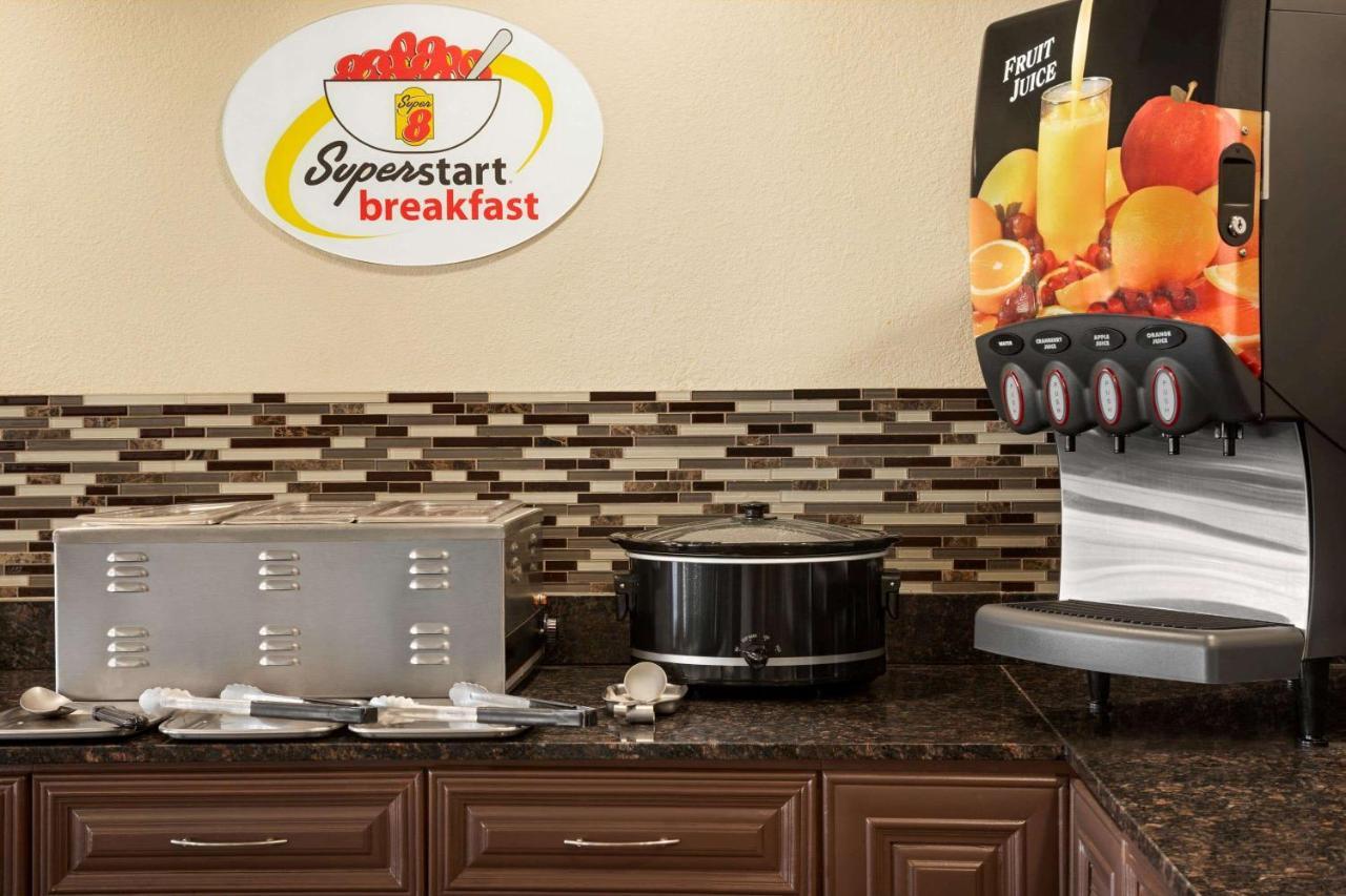 Super 8 By Wyndham Biloxi Airport Motel Gulfport