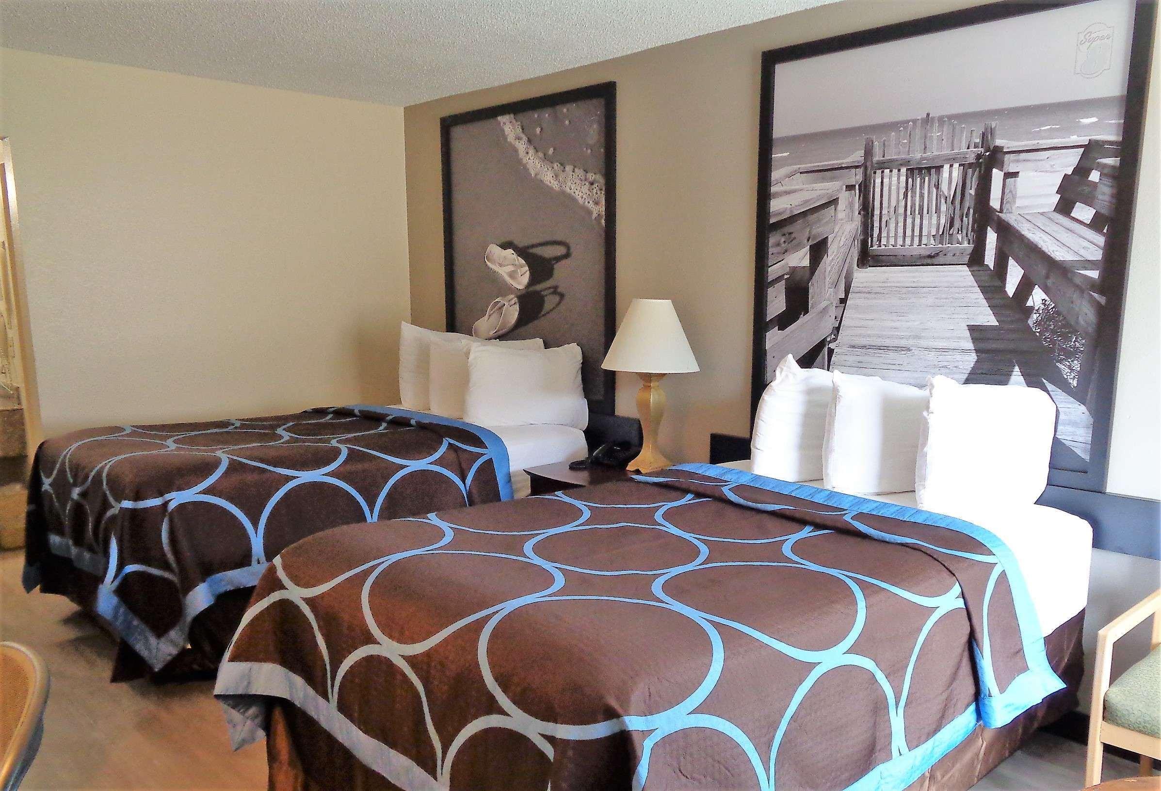 Super 8 By Wyndham Biloxi Airport